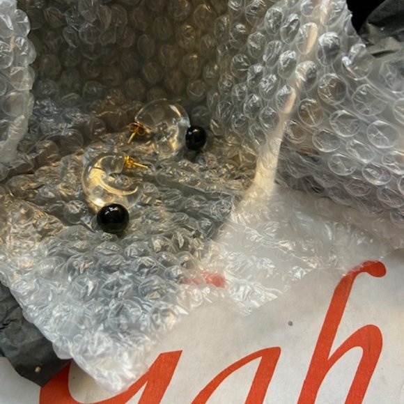 Levens Lisa Says Gah Drop Mini Hoops - Picture 1 of 2